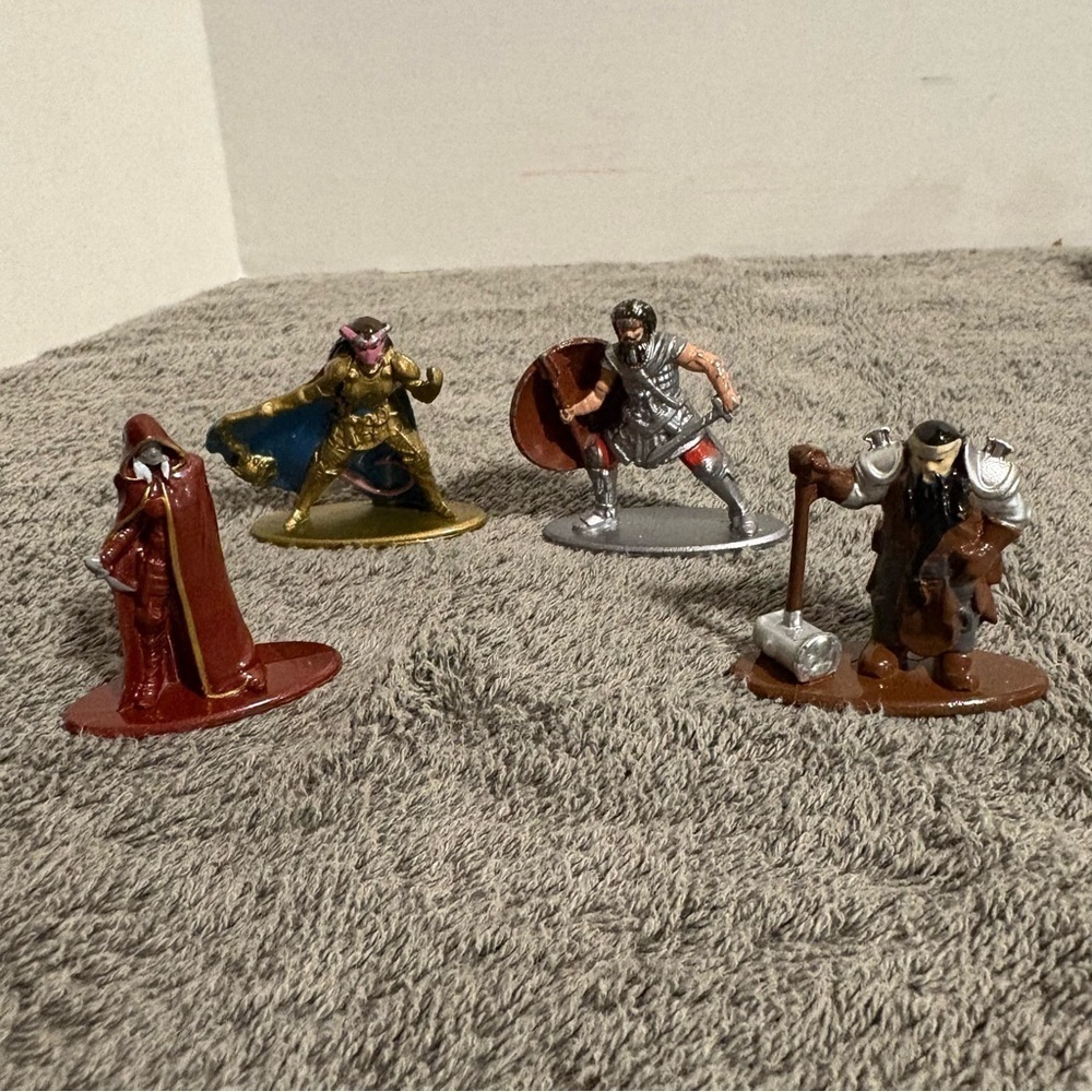 JADA Dungeon Dragon Figures D&D 1/65 Fighter Paladin Drow Elf Rogue Dwarf Cleric